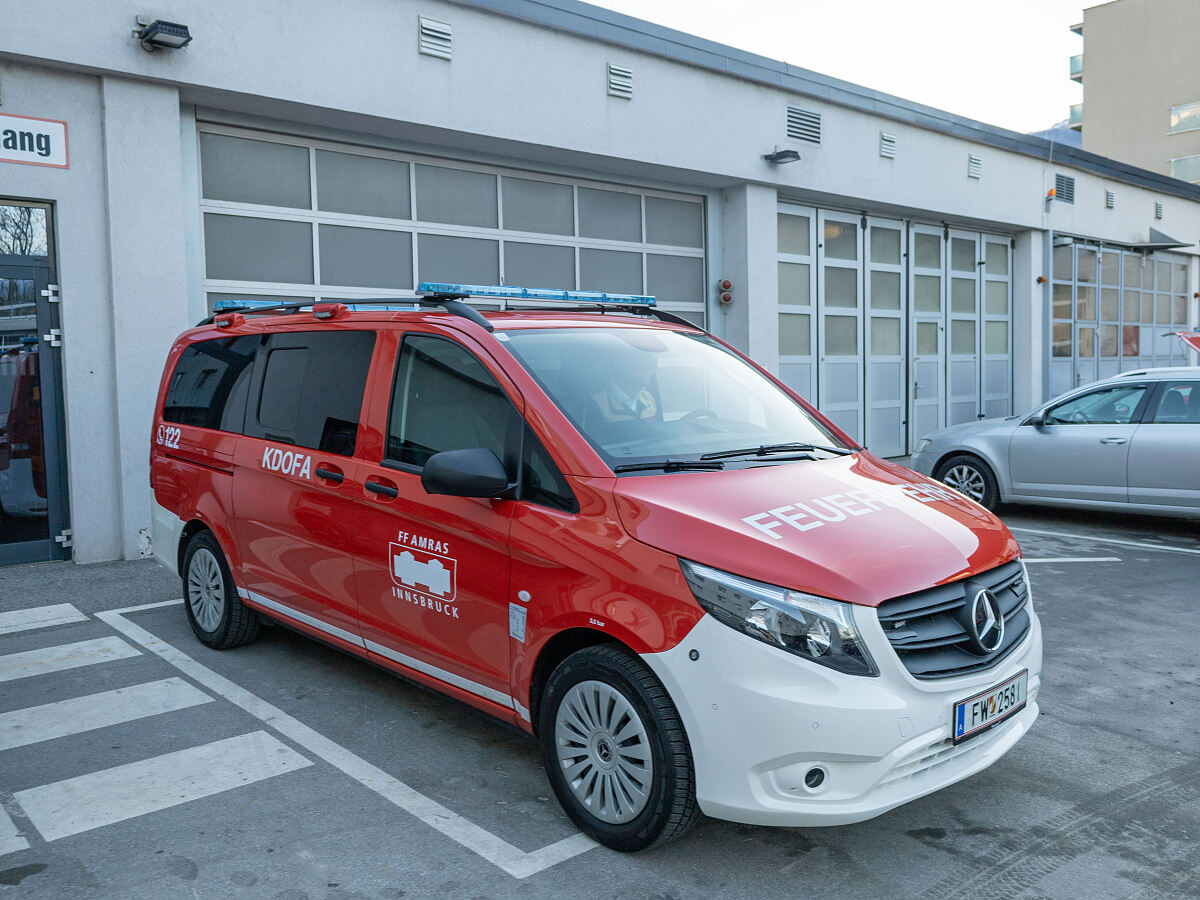 241125_ff_amras_kommandofahrzeug_2_fb