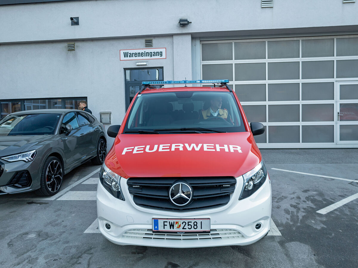 241125_ff_amras_kommandofahrzeug_3_fb