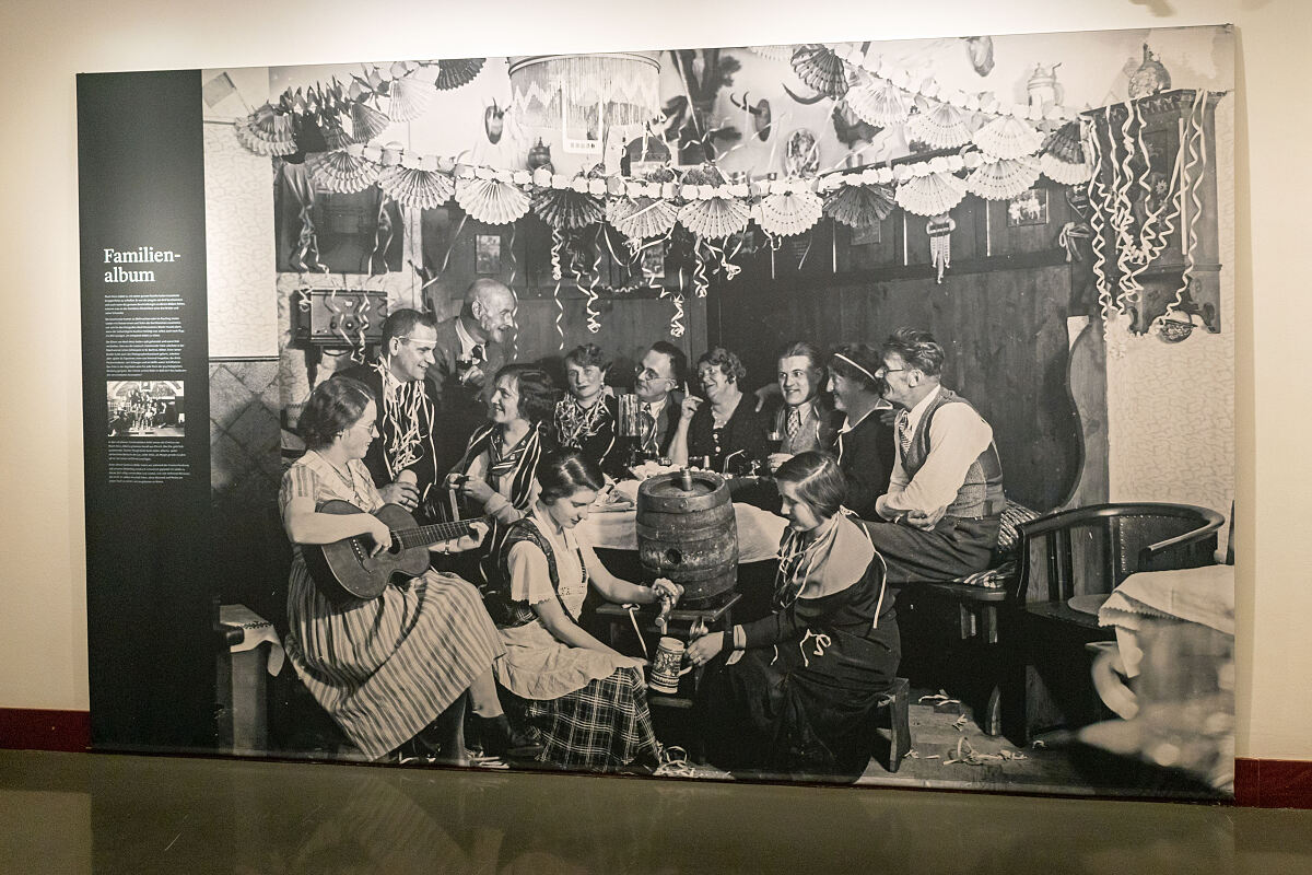 241204_bitte_laecheln_3_fb