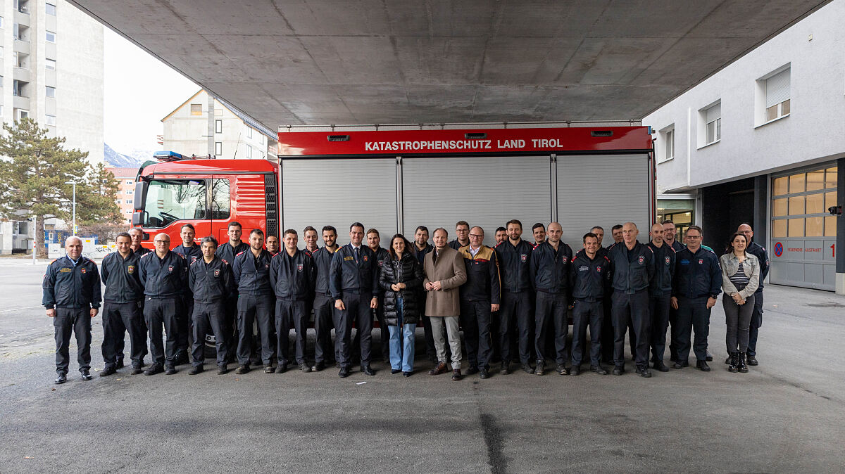 250108_berufsfeuerwehr_team_fb