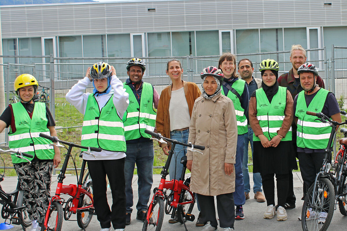 250527_radkurs_trientlgasse_fluechtlinge_1_-klimabuendnis-tirol