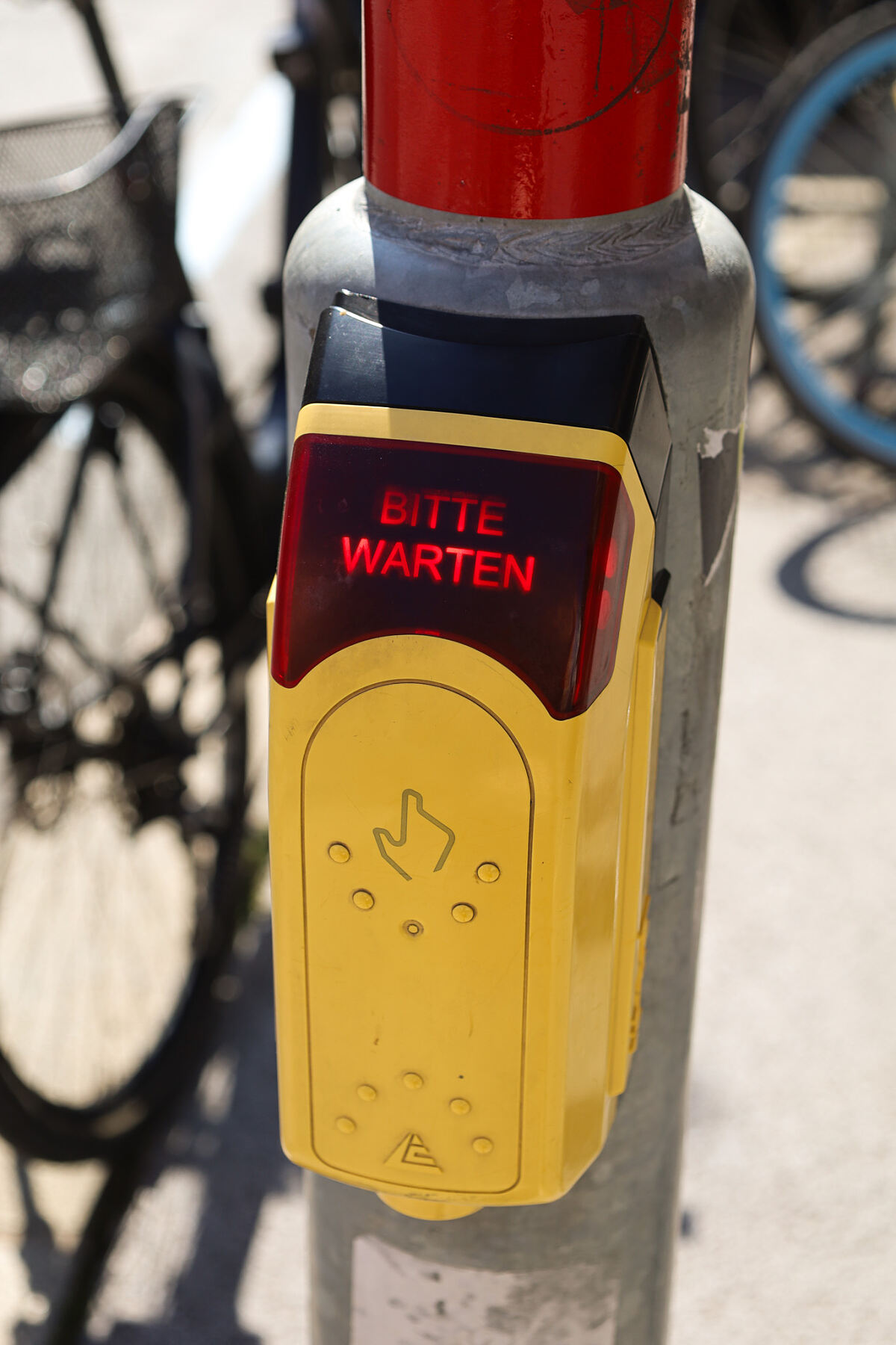 16_17_barrierefreiheit_ampeln-_3