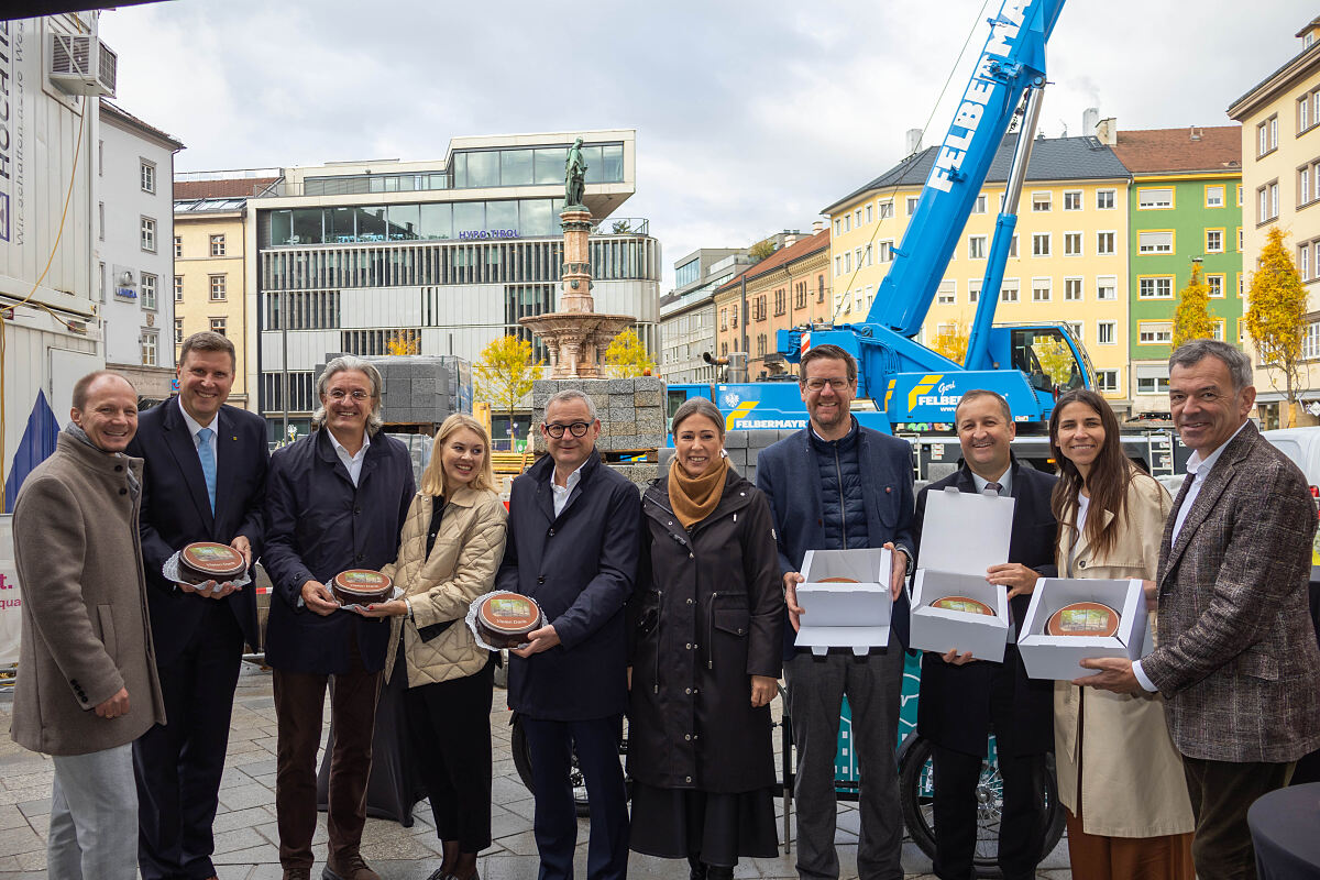 251007_bozner_platz_erste_baeume_wirtschaft_mf