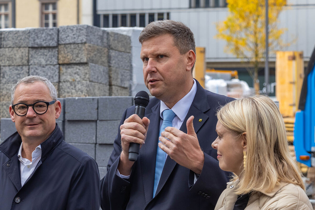 251007_bozner_platz_erste_baeume_wirtschaft_10_mf