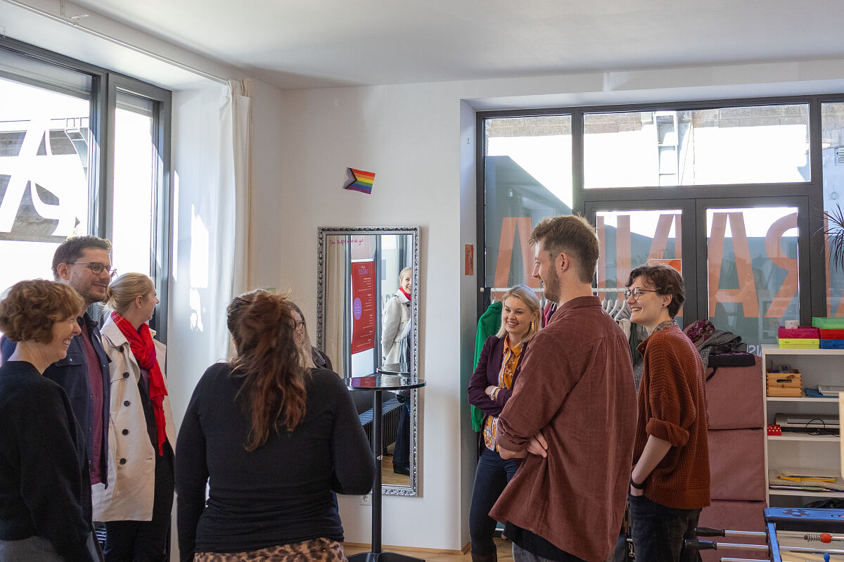 251104_queer_jugendzentrum_queeze_3_fb