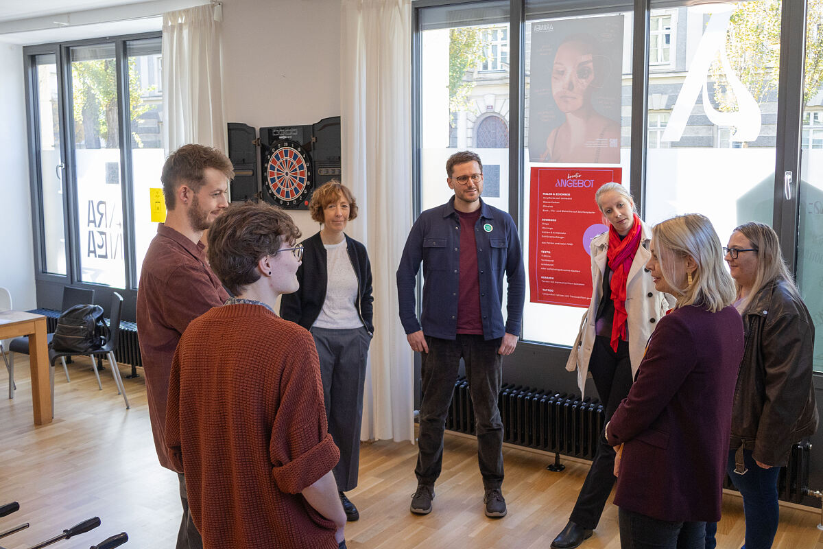 251104_queer_jugendzentrum_queeze_5_fb