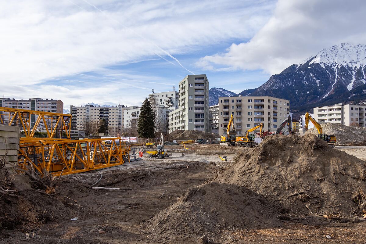 251124_spatenstich_askoe_sportanlage_2_mf