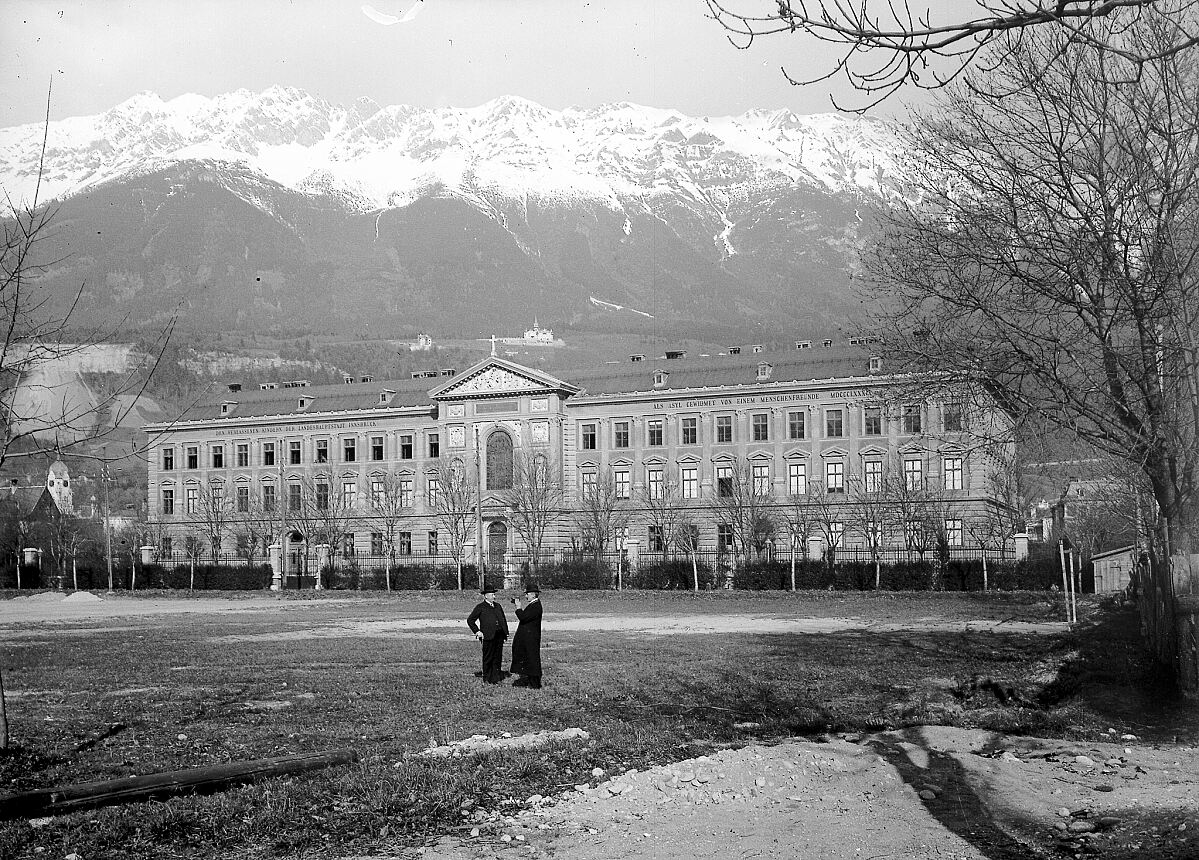 44_45_abb-1_kr-pl-310_sieberersches-waisenhaus