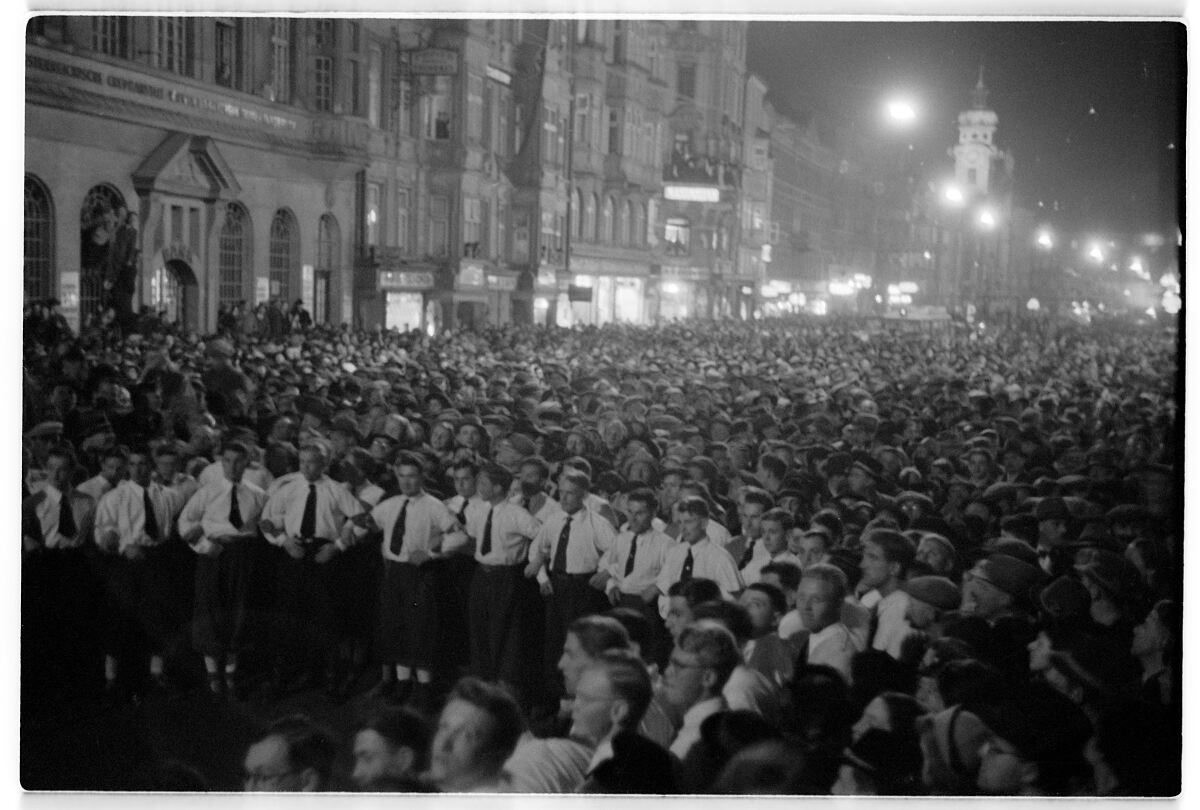 58_59_foto-1-machtuebername-11338