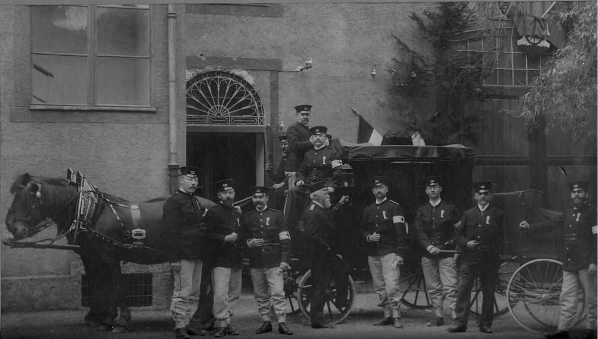 58_59_abb2_fot1907_4_dig-201502023103451_r_rettungsabteilung_1907