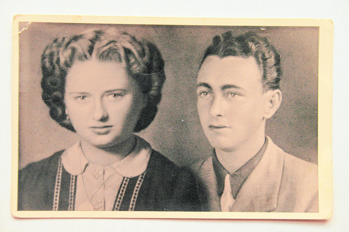 42_43_historischer-artikel_-bild3_-ernst-federspiel-und