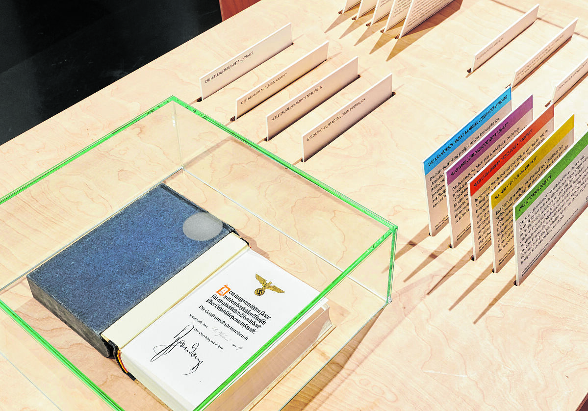 231109-hitler_entsorgen-48a