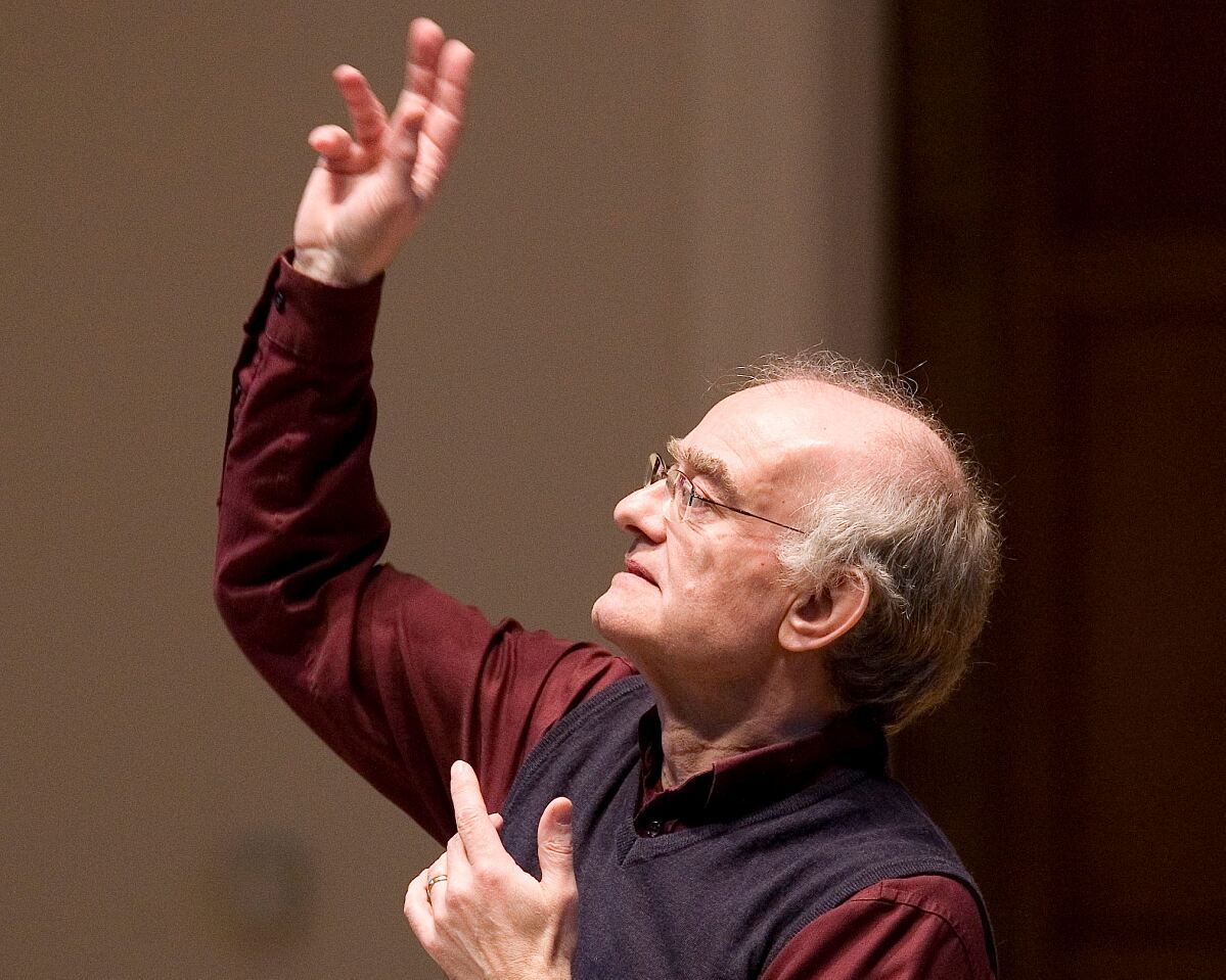 john-rutter-conducting-2