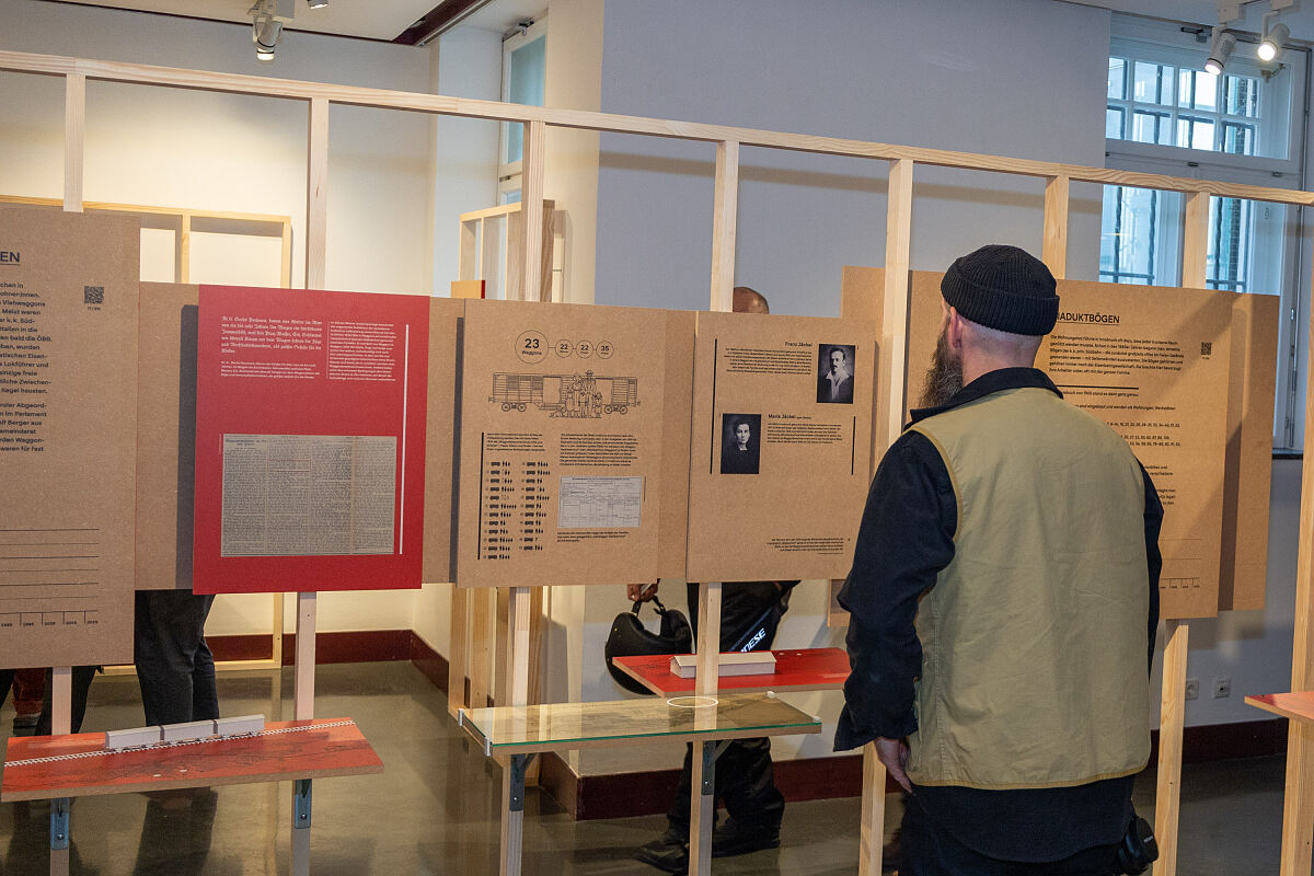 250514_stadtarchiv_ausstellung_suche_wohnung_6_mf