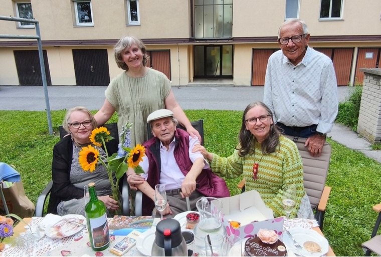 Andreas Hosp im Familienkreis: Der 104. Geburtstag wurde w&uuml;rdig gefeiert.